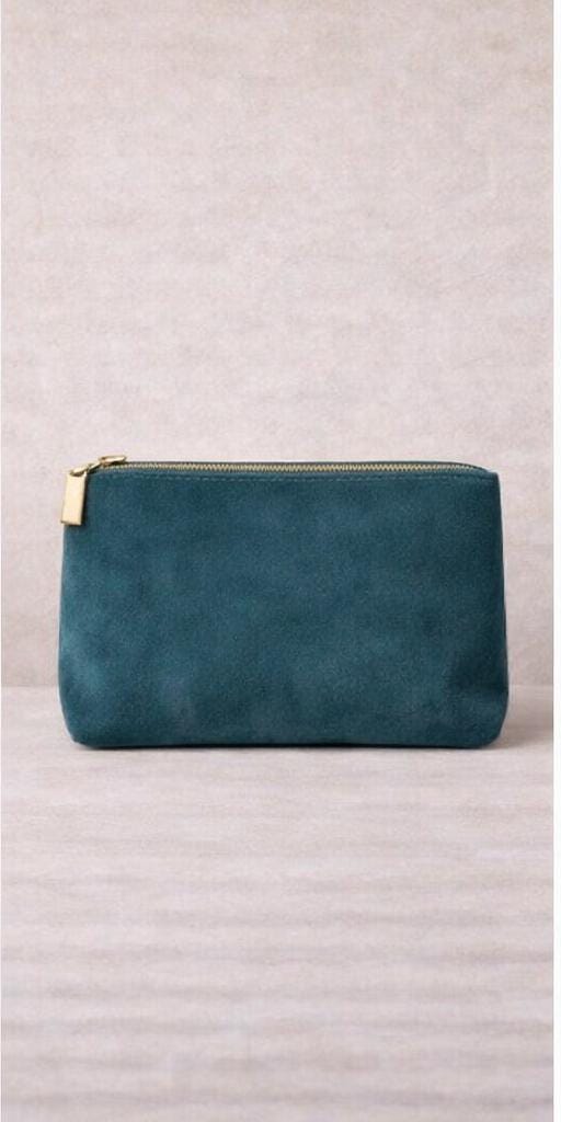 Velvet Cosmetic Pouch – Minimalist Travel Makeup Bag with Gold Zipper