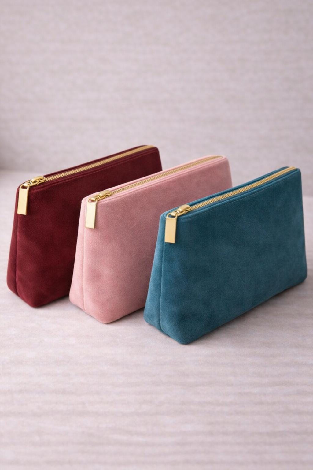 Velvet Cosmetic Pouch – Minimalist Travel Makeup Bag with Gold Zipper