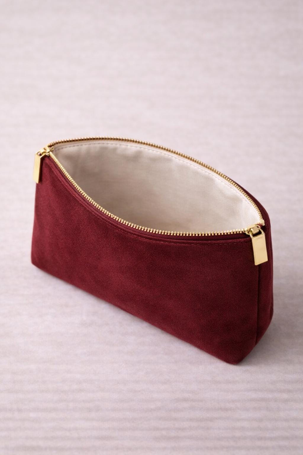 Velvet Cosmetic Pouch – Minimalist Travel Makeup Bag with Gold Zipper