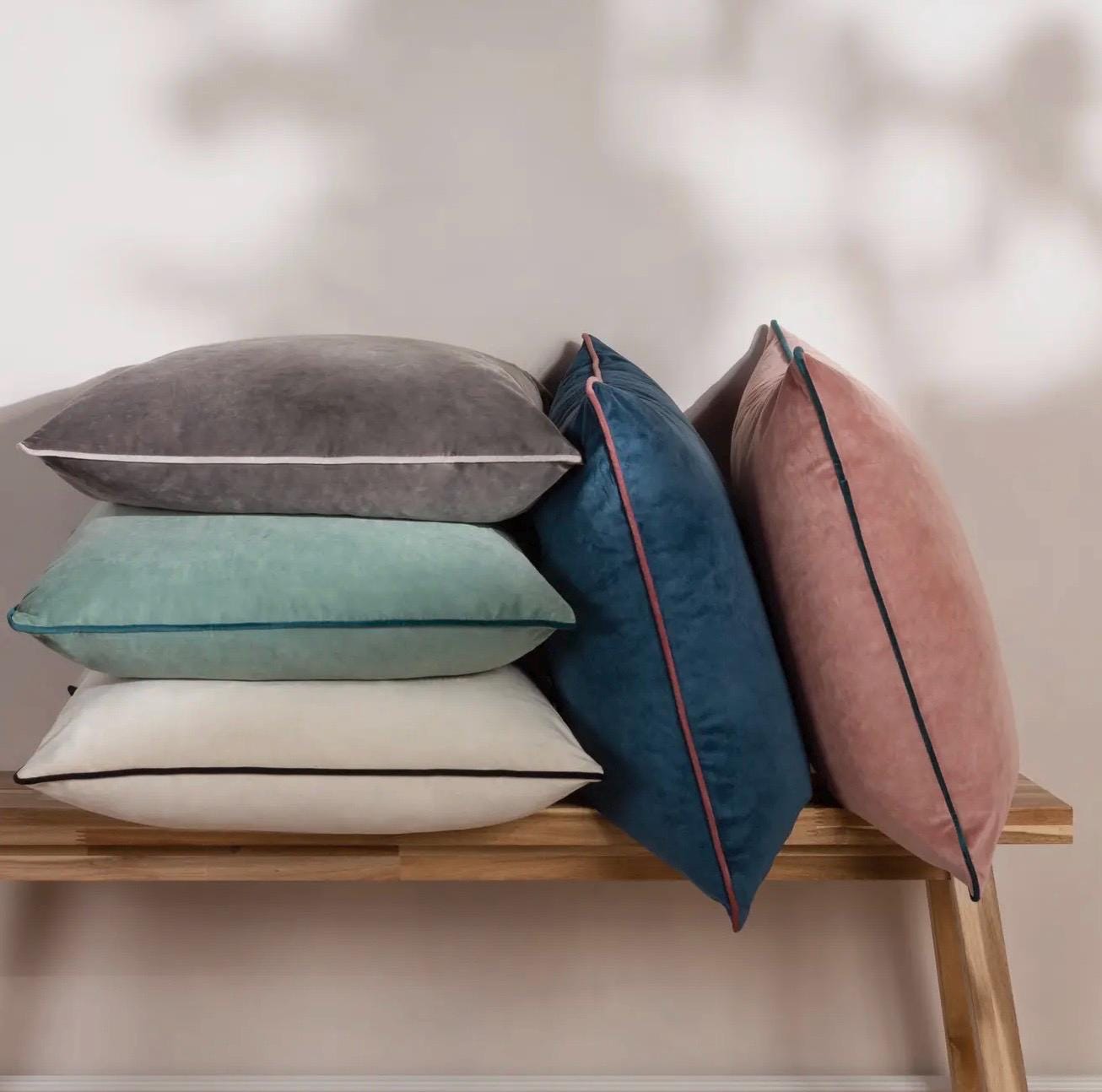 Teal Velvet Throw Pillow – Modern Cushion with Contrast Piping