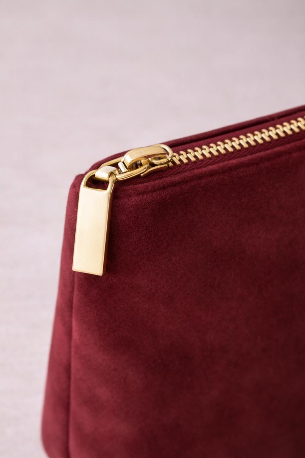 Velvet Cosmetic Pouch – Minimalist Travel Makeup Bag with Gold Zipper